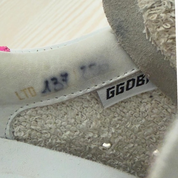  Women’s Superstar Limited Edition Mismatched Sneakers Blue Pink 7